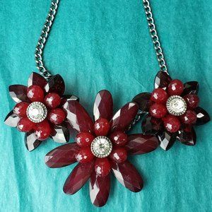2/10$ Statement necklace red flowers